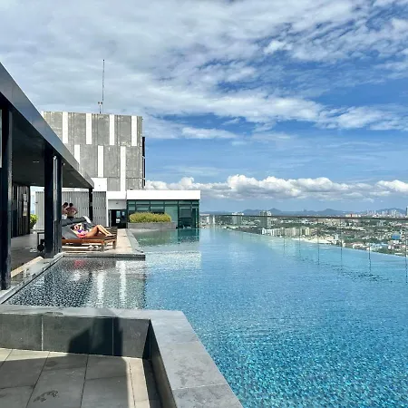 Central Pattaya Condo: Pool, Gym & Fast Wi-Fi Exterior photo