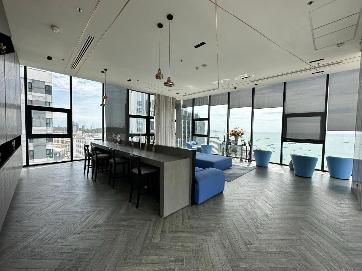 Condo: Pool, Gym & Fast Wi-fi Apartment