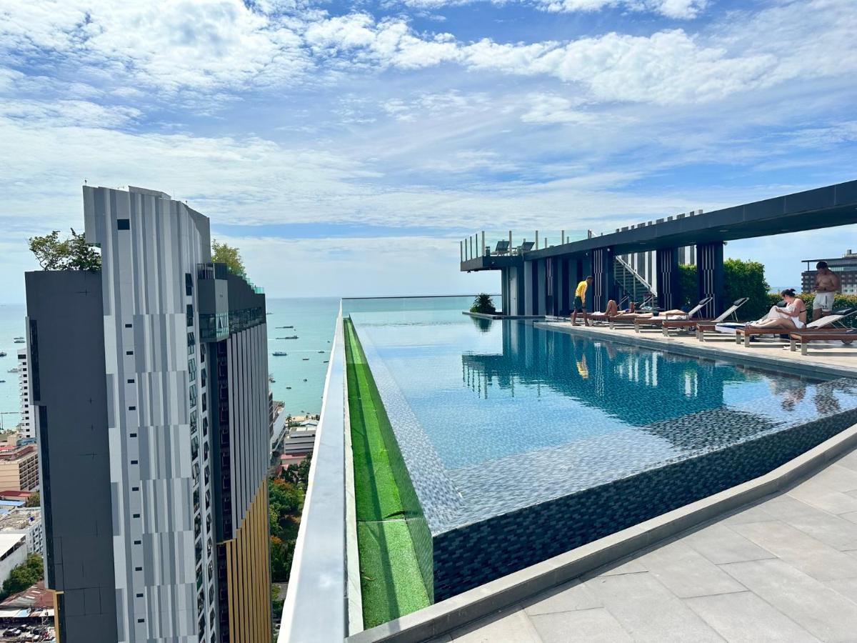 Apartment Condo: Pool, Gym & Fast Wi-fi Pattaya