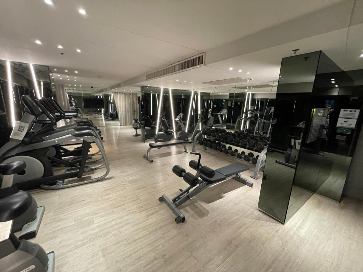 Condo: Pool, Gym & Fast Wi-fi Apartment