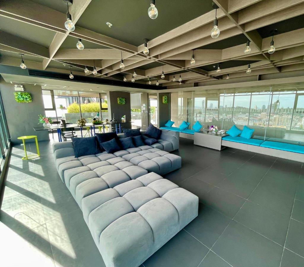 Condo: Pool, Gym & Fast Wi-fi Apartment Pattaya