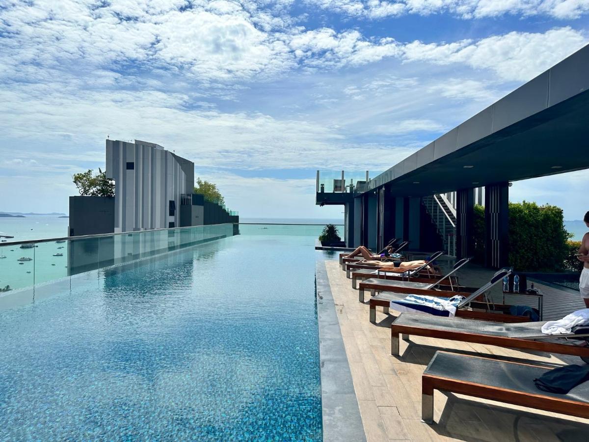 Condo: Pool, Gym & Fast Wi-fi Apartment Pattaya