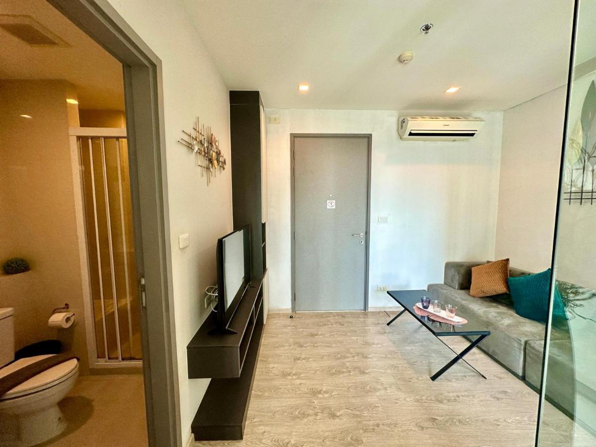 Condo: Pool, Gym & Fast Wi-fi