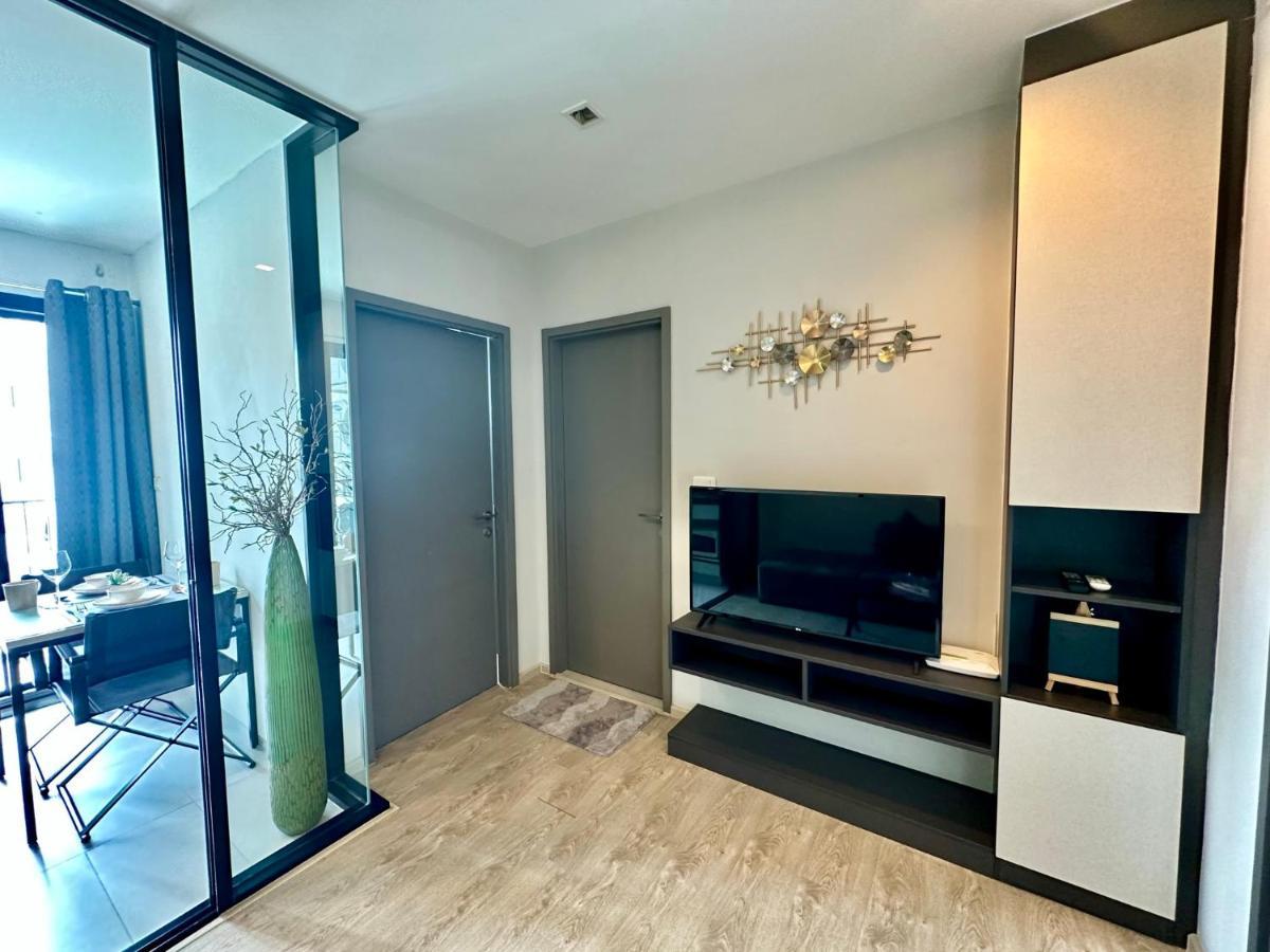Condo: Pool, Gym & Fast Wi-fi *
