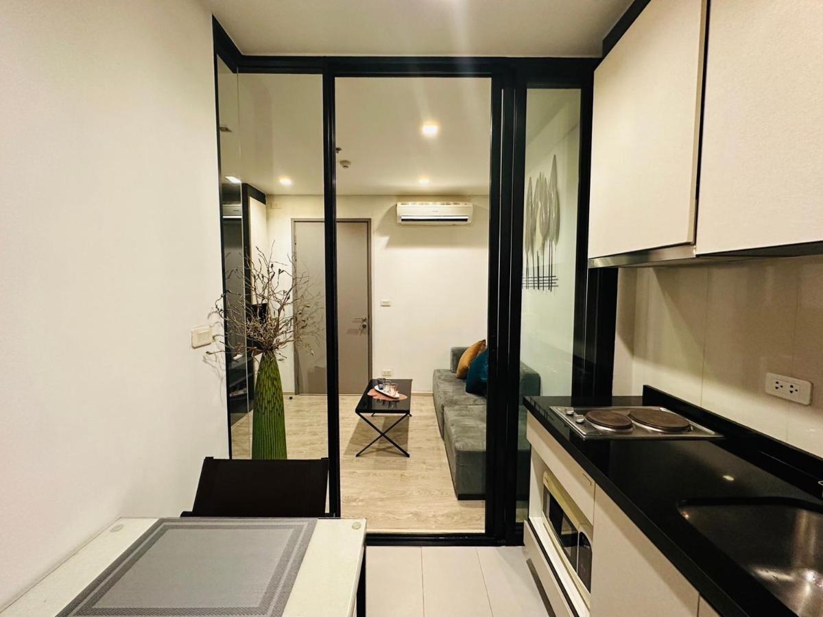 Condo: Pool, Gym & Fast Wi-fi